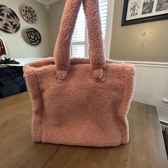 Stand Studio Lolita Tote Bag Womens Large Pink Faux Fur Sherpa Shoulder Bag